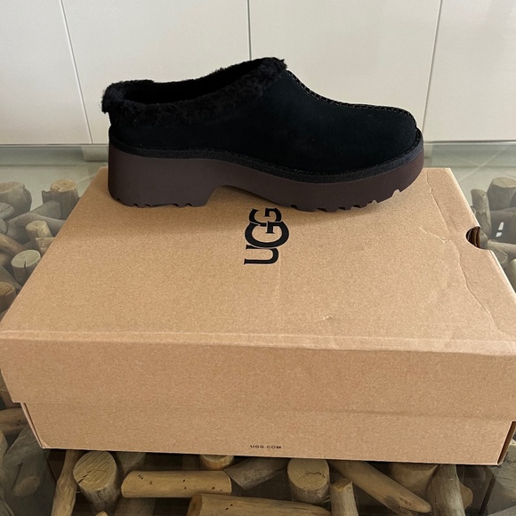 UGG NEW HEIGHTS COZY CLOG Black Suede Shoes